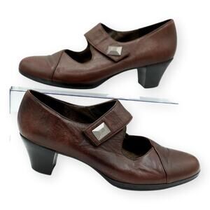 Munro Women's Brown Leather Mary Janes Heels 10M